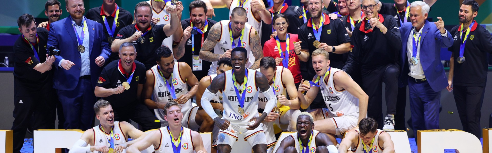 待会还要比赛呢！德国篮协官方回忆庆祝世界杯夺冠两周年！
